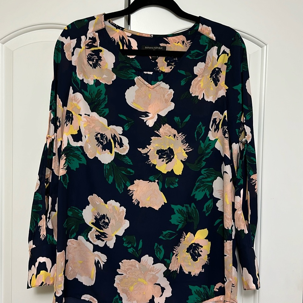 Banana republic floral blouse